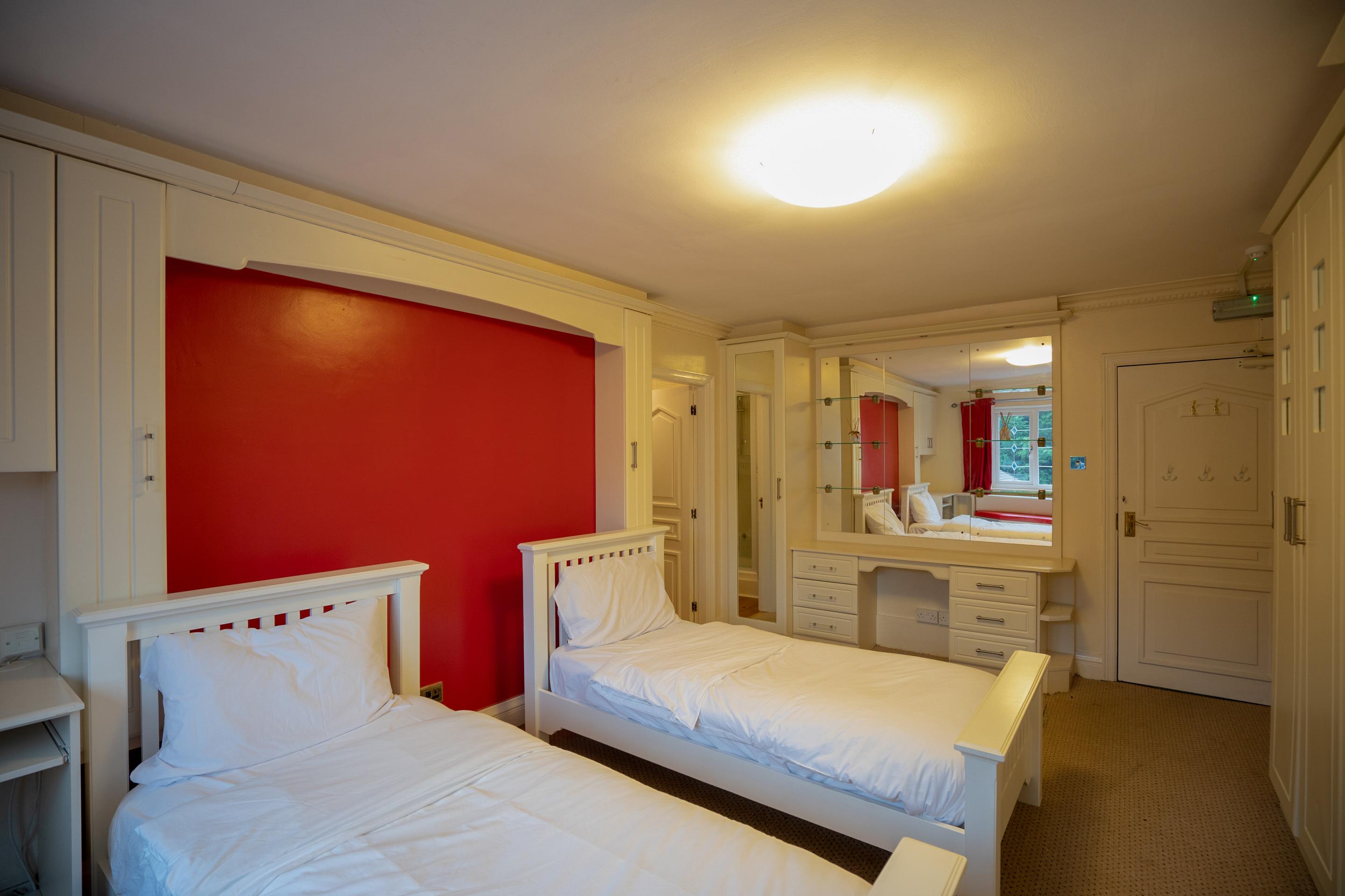 Oyo Oakcroft Guest House Manchester Airport Ringway المظهر الخارجي الصورة