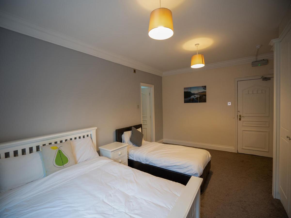 Oyo Oakcroft Guest House Manchester Airport Ringway المظهر الخارجي الصورة