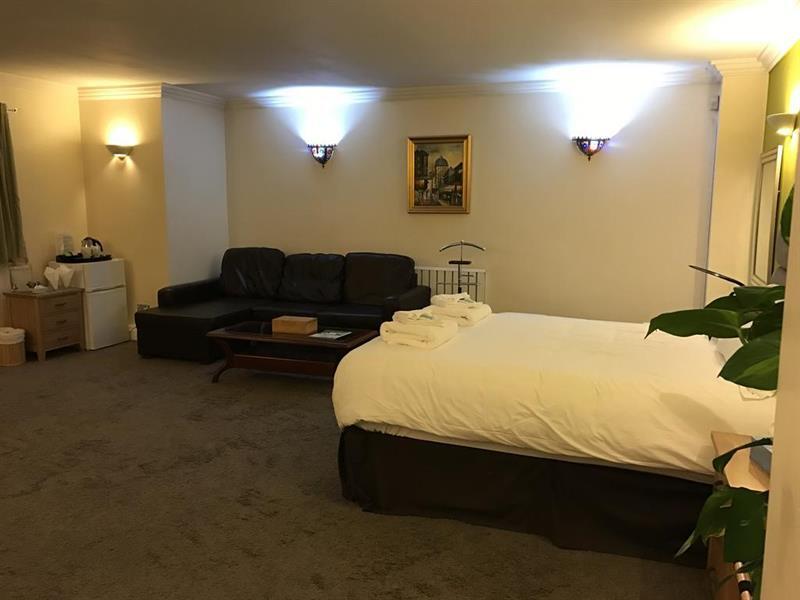 Oyo Oakcroft Guest House Manchester Airport Ringway المظهر الخارجي الصورة